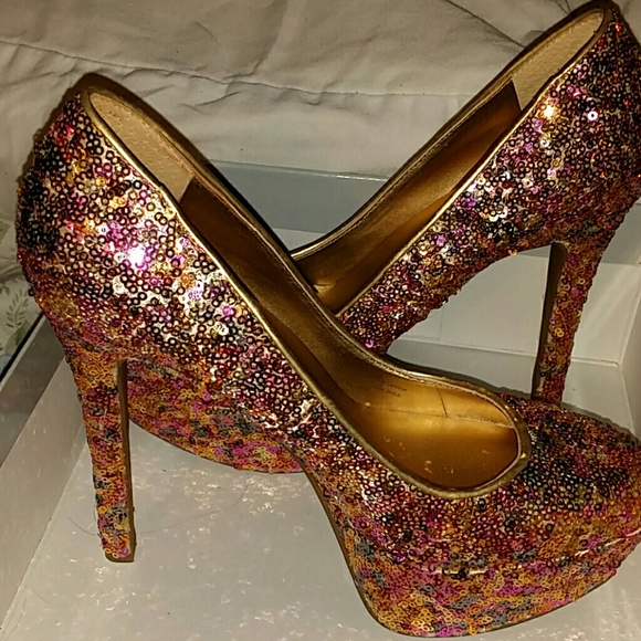 Jessica Simpson Platform Pumps