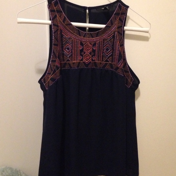 Top - Picture 2 of 3