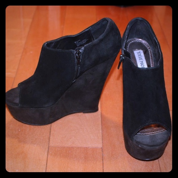 Steve Madden Wiicked Suede Peeptoe Platform Wedges