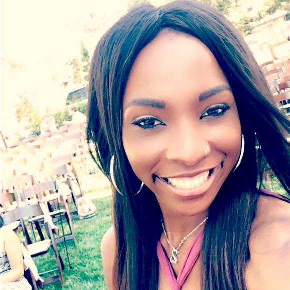 Meet your Posher, Cydnie - Picture 3 of 4