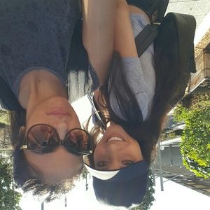 Meet your Posher, Mia