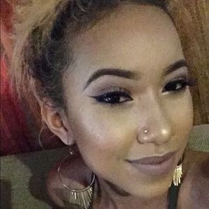 Meet your Posher, Keisha