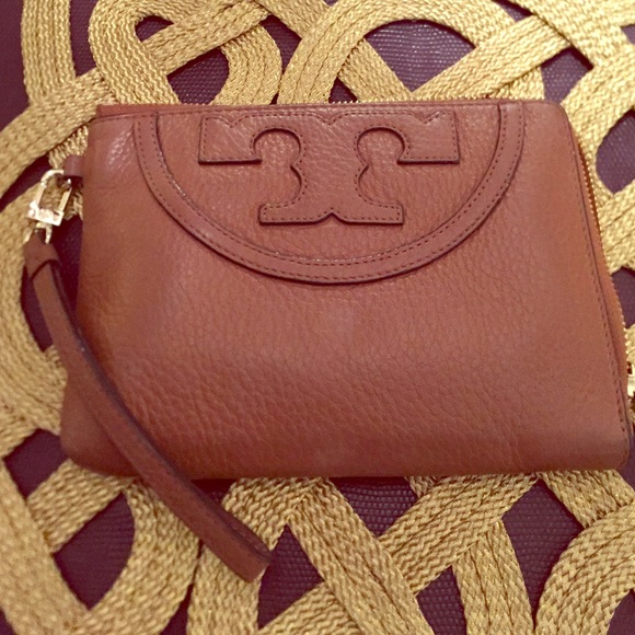 Tory burch wristlet