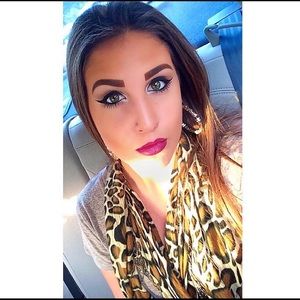 Meet your Posher, Michaela