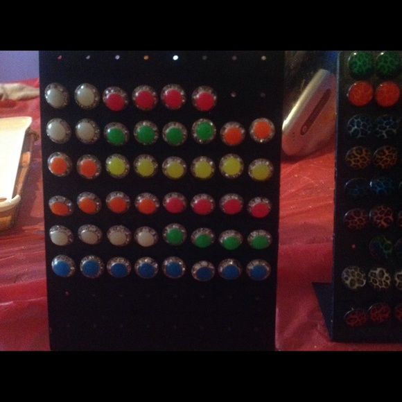Earring lot.