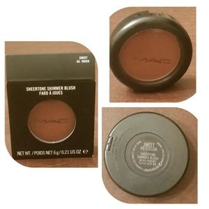 Sheertone Shimmer Blush