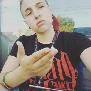 Meet your Posher, Alexis