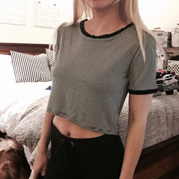 black + white striped crop tee - Picture 2 of 3