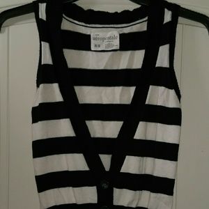 Sleeveless lightweight vest