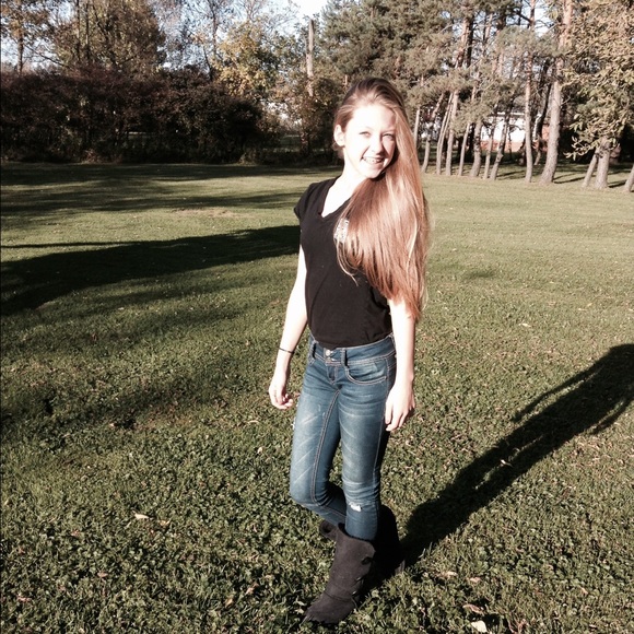 Meet your Posher, Bri - Picture 1 of 1