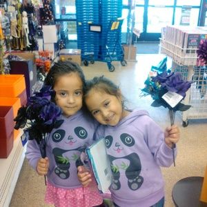 Meet your Posher, Iris