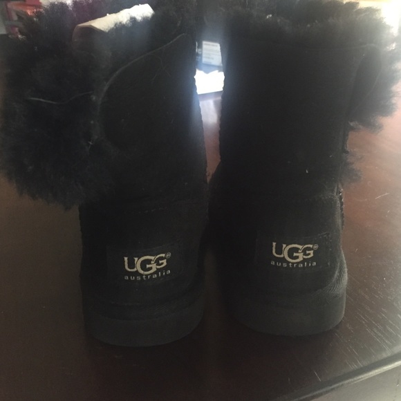 Toddlers Size 8 Black Uggs - Picture 2 of 4