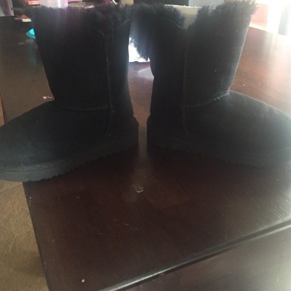 Toddlers Size 8 Black Uggs - Picture 4 of 4