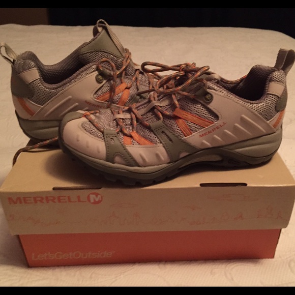Merrell shoes. 7.5 never worn