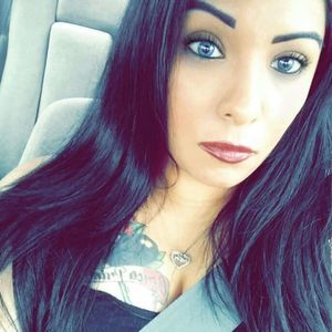 Meet your Posher, Daniela raquela