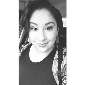 Meet your Posher, Dania