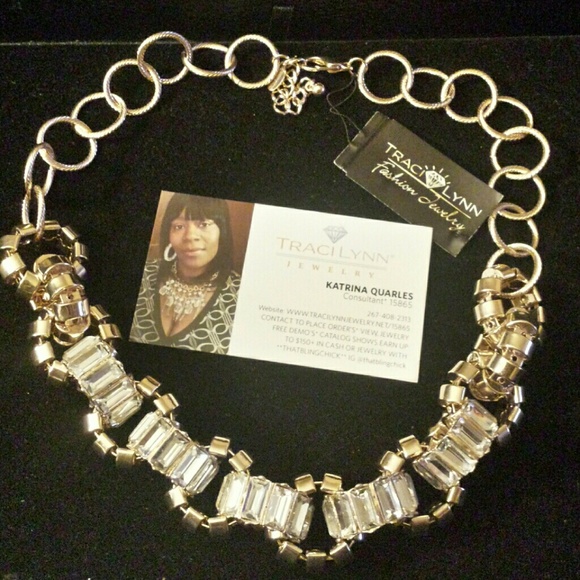 **GOLD & BLING NECKLACE**
