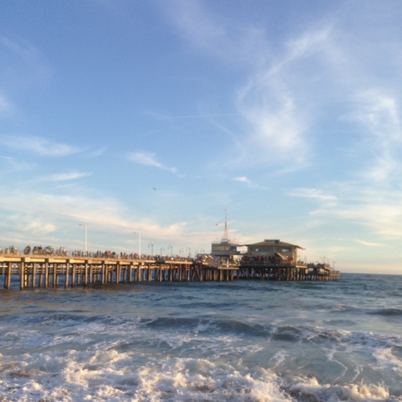 "Meet your Posher" Greetings from California!🏄 - Picture 8 of 16