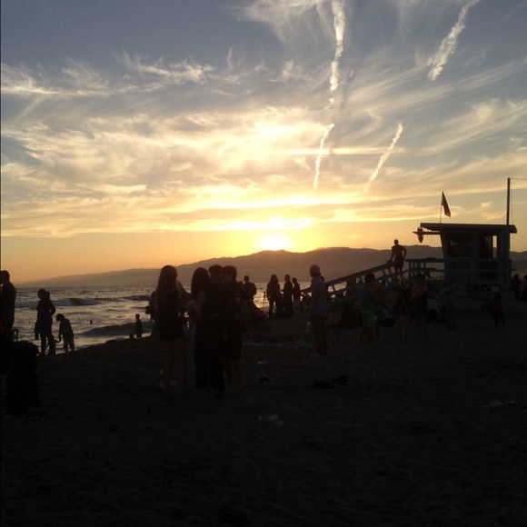 "Meet your Posher" Greetings from California!🏄 - Picture 7 of 16