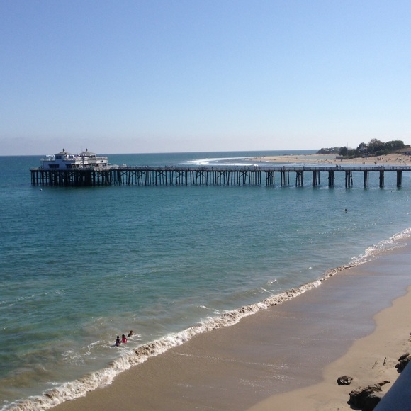 "Meet your Posher" Greetings from California!🏄 - Picture 9 of 16