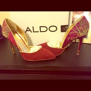 Sexy Maroon Aldo pump. Like new, worn once.