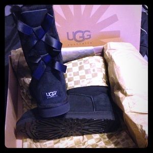 Black bow uggs just showing for now