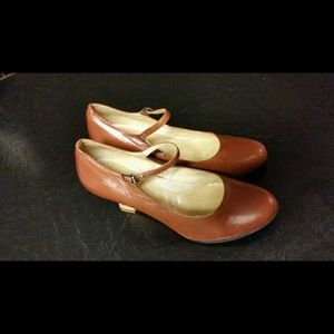 ArteEffect Ankle strap wedged shoes