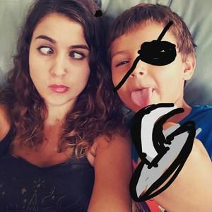 Meet your Posher, Danielle