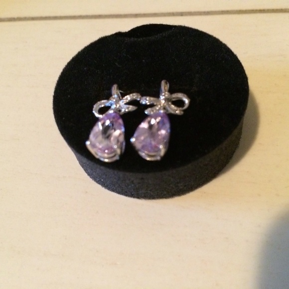 Earrings - Picture 2 of 3