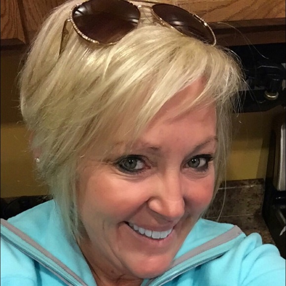 Meet your Posher, Tina - Picture 4 of 4