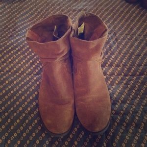 American Eagle suede boots