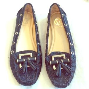VC Signature Stingray embossed flat with tassels