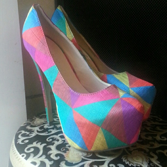 Heels - Picture 2 of 2