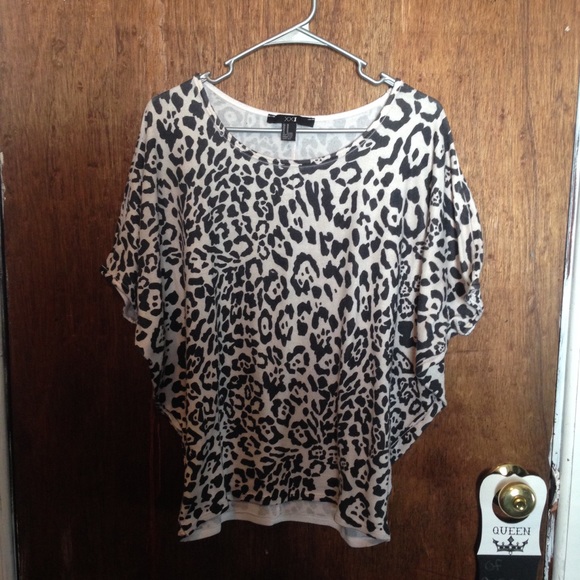 B&W cheetah shirt