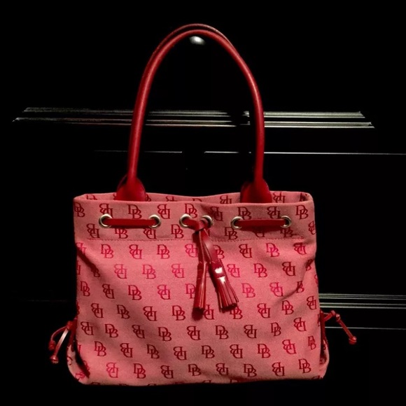 NEW DOONEY & BOURKE CLASSIC STYLE LOGO RED HANDBAG