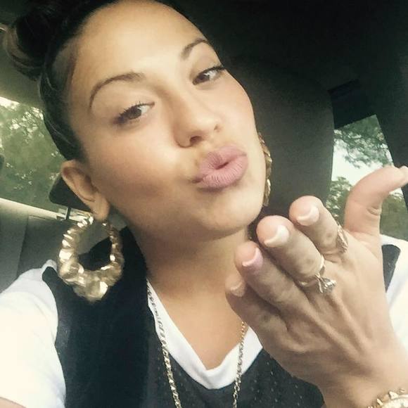 Meet your Posher, Raquel - Picture 1 of 1