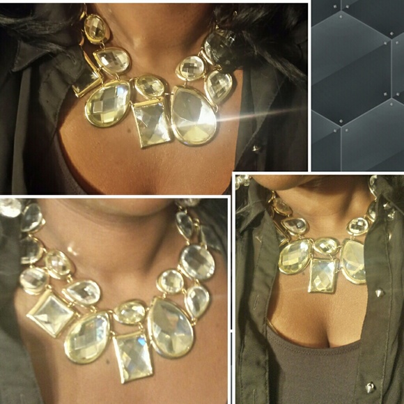 GALORE NECKLACE **NWT**