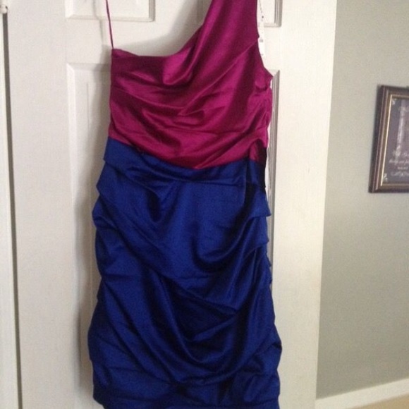 One shoulder NWT express - Picture 1 of 1