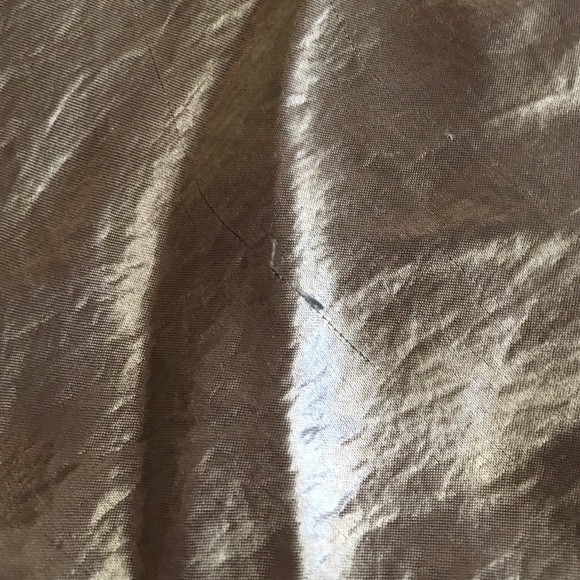Banana Republic gold silk effect top size S - Picture 3 of 4