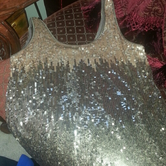 Sequin tank