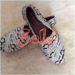 Madden girl Mustache "TOMS"