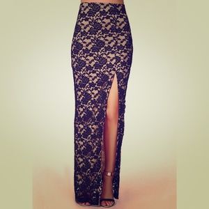 Missguided klaris thigh split lace maxi skirt