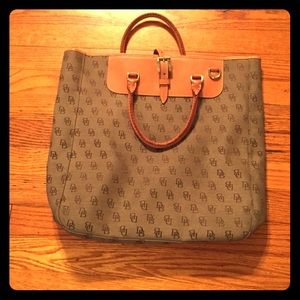 Dooney & Bourke Purse!