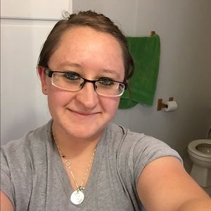 Meet your Posher, Courtney