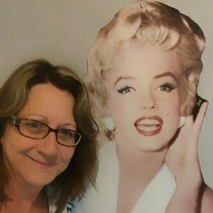 Meet your Posher, Debbie