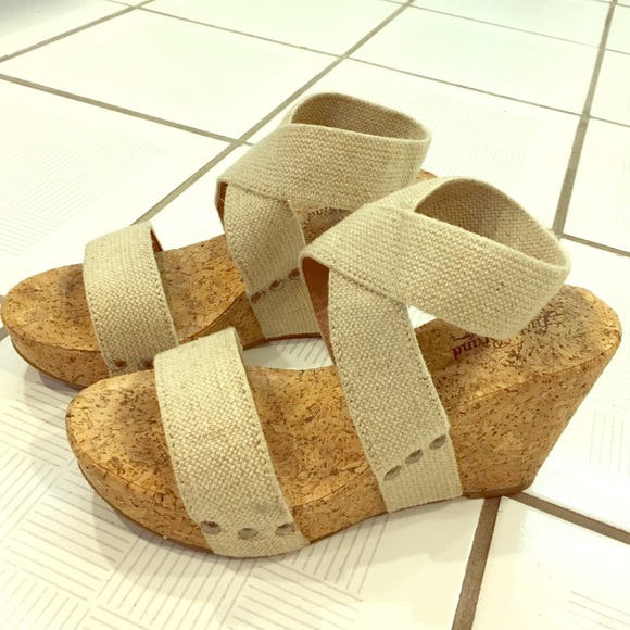 Lucky Brand Shoes - Lucky Brand tan wedges