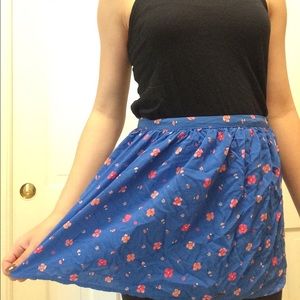 Floral print mini skirt!