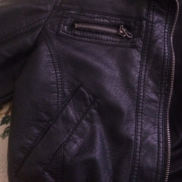 Black Leather Jacket ( NEU look ) - Picture 2 of 3