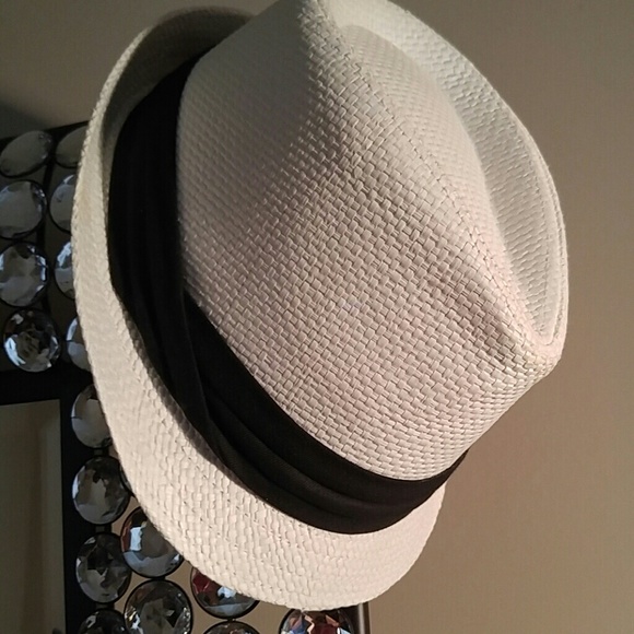 White and black fidora