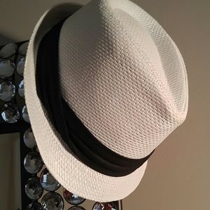 White and black fidora